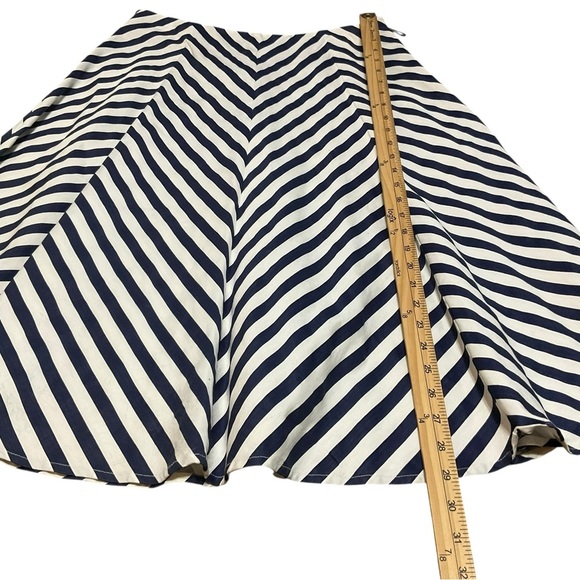 Jones New York Signature Navy White Chevron Stripe A-Line Skirt Size 8 NWT - Picture 3 of 6